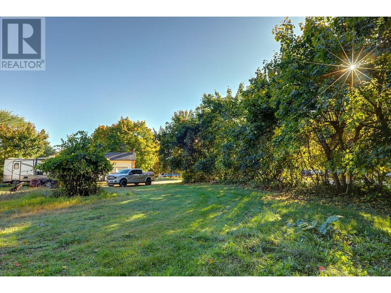 3035 Pleasant Valley Road, Armstrong