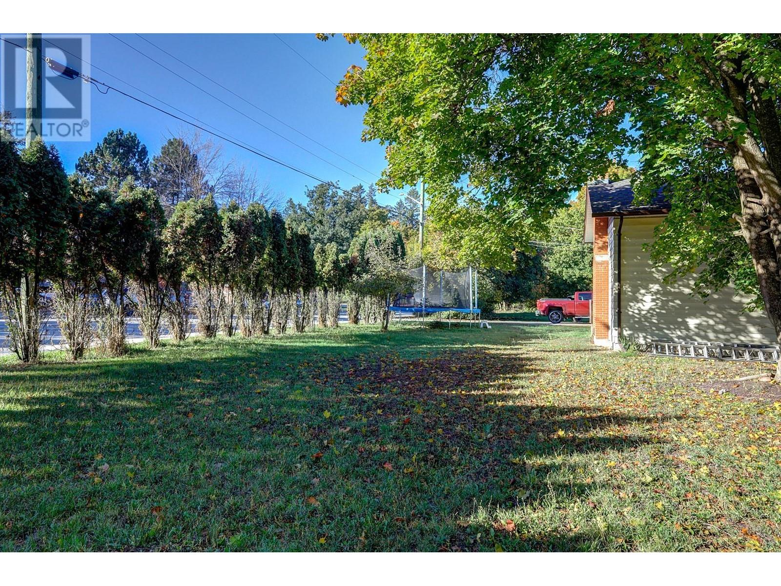 3035 Pleasant Valley Road, Armstrong