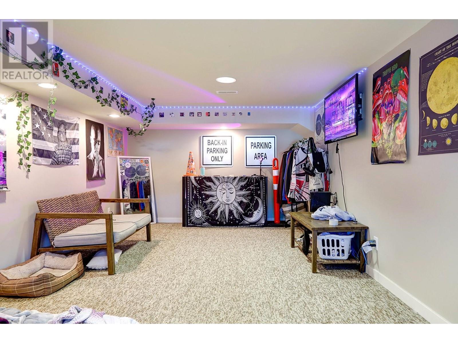 3035 Pleasant Valley Road, Armstrong