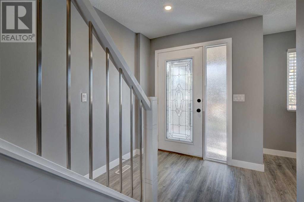 Single Family House for Sale in  Woodmont Court SW Woodbine Calgary 