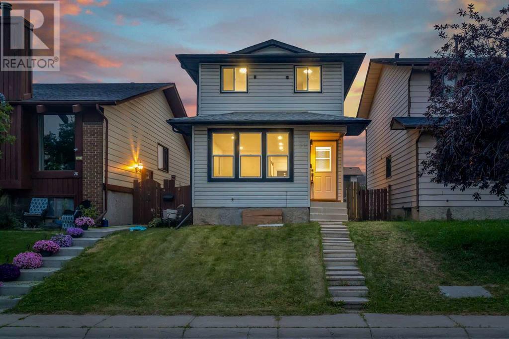 Single Family House for Sale in  Templeson Crescent NE Temple Calgary 