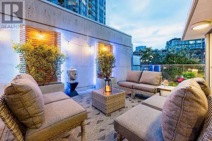 226 188 KEEFER PLACE, Vancouver