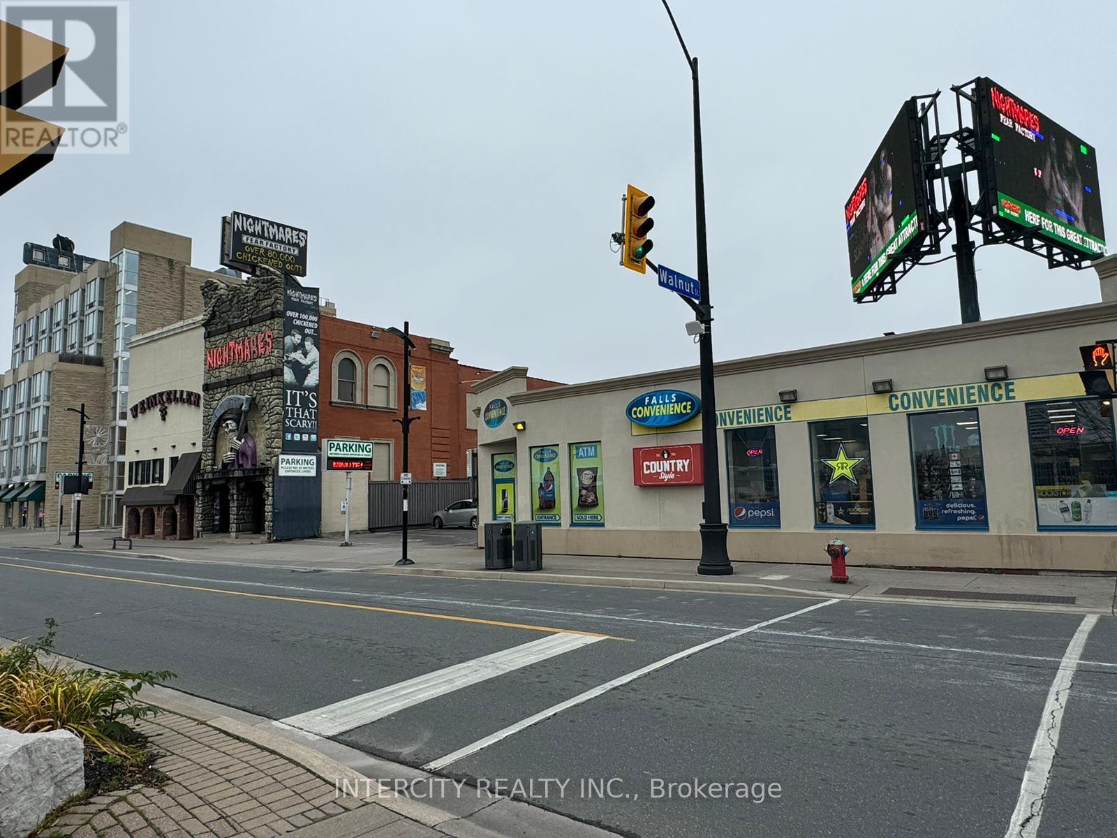 Photo 3 of 5633 Victoria Avenue, Niagara Falls ON