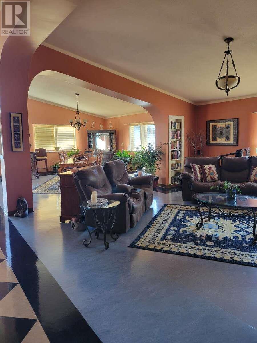 405 ELKHORN Street, Greenwood