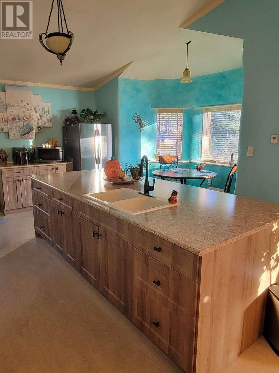 405 ELKHORN Street, Greenwood