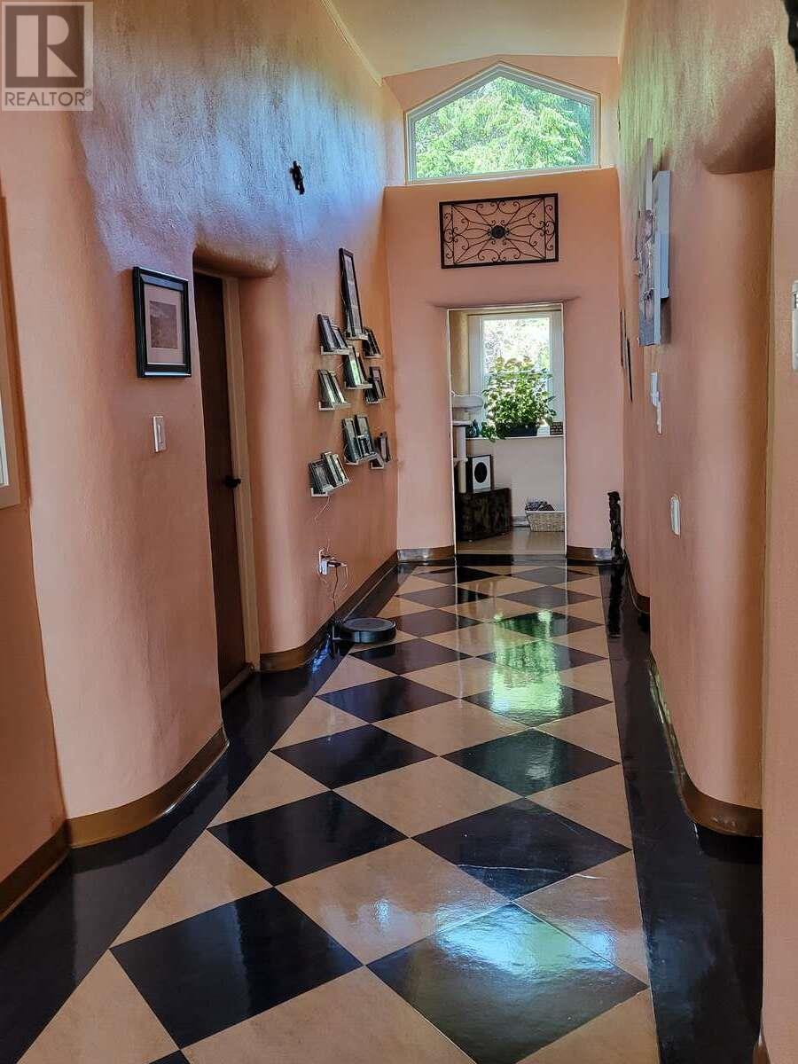 405 ELKHORN Street, Greenwood