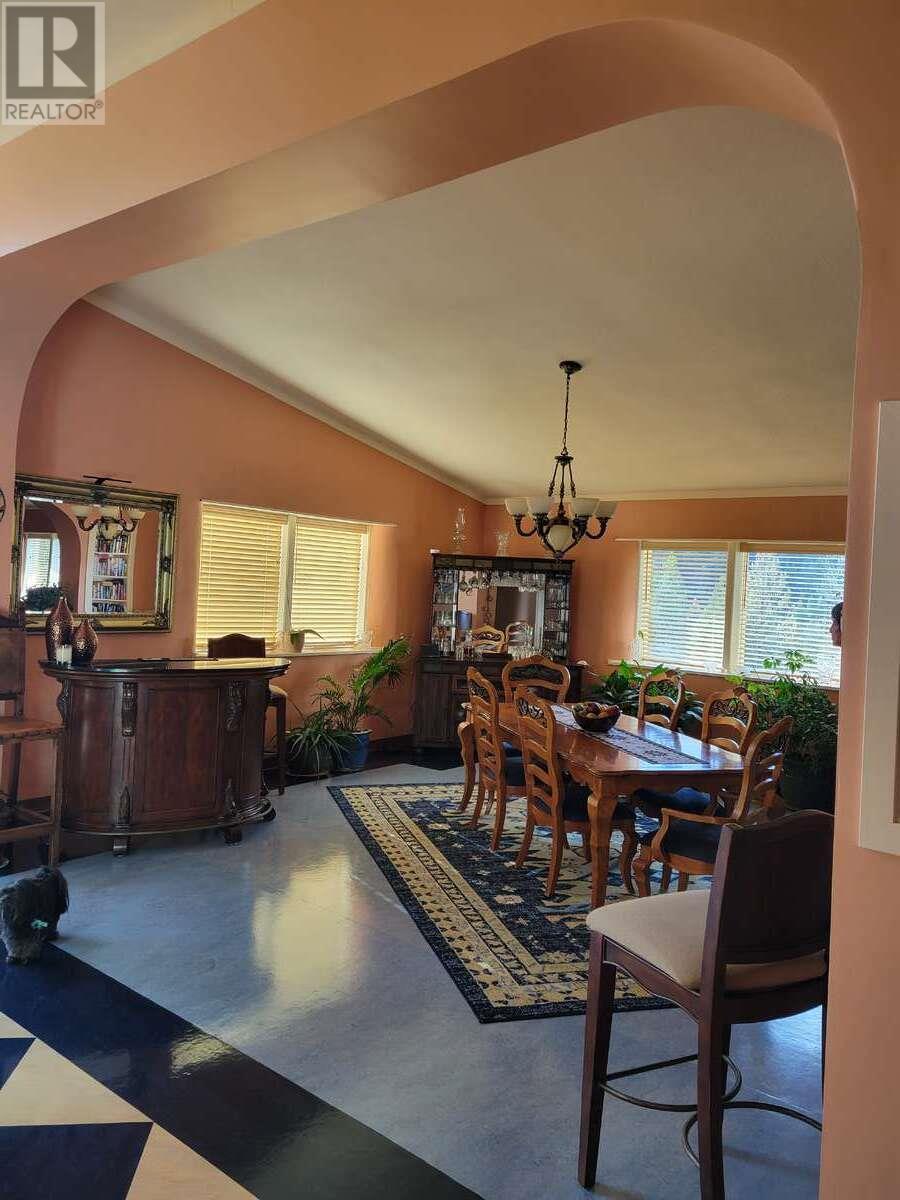405 ELKHORN Street, Greenwood