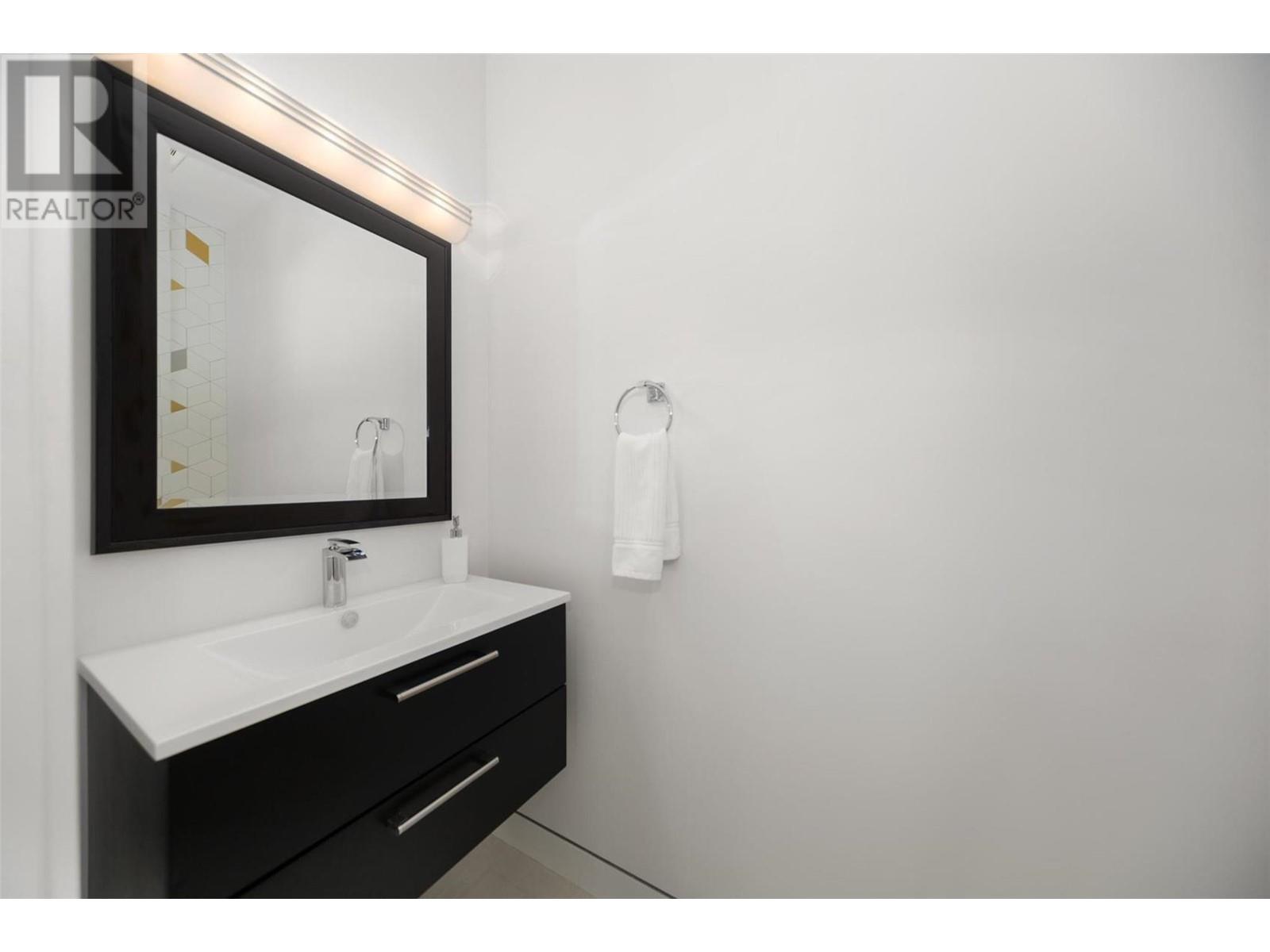  1737 Scott Crescent, West Kelowna