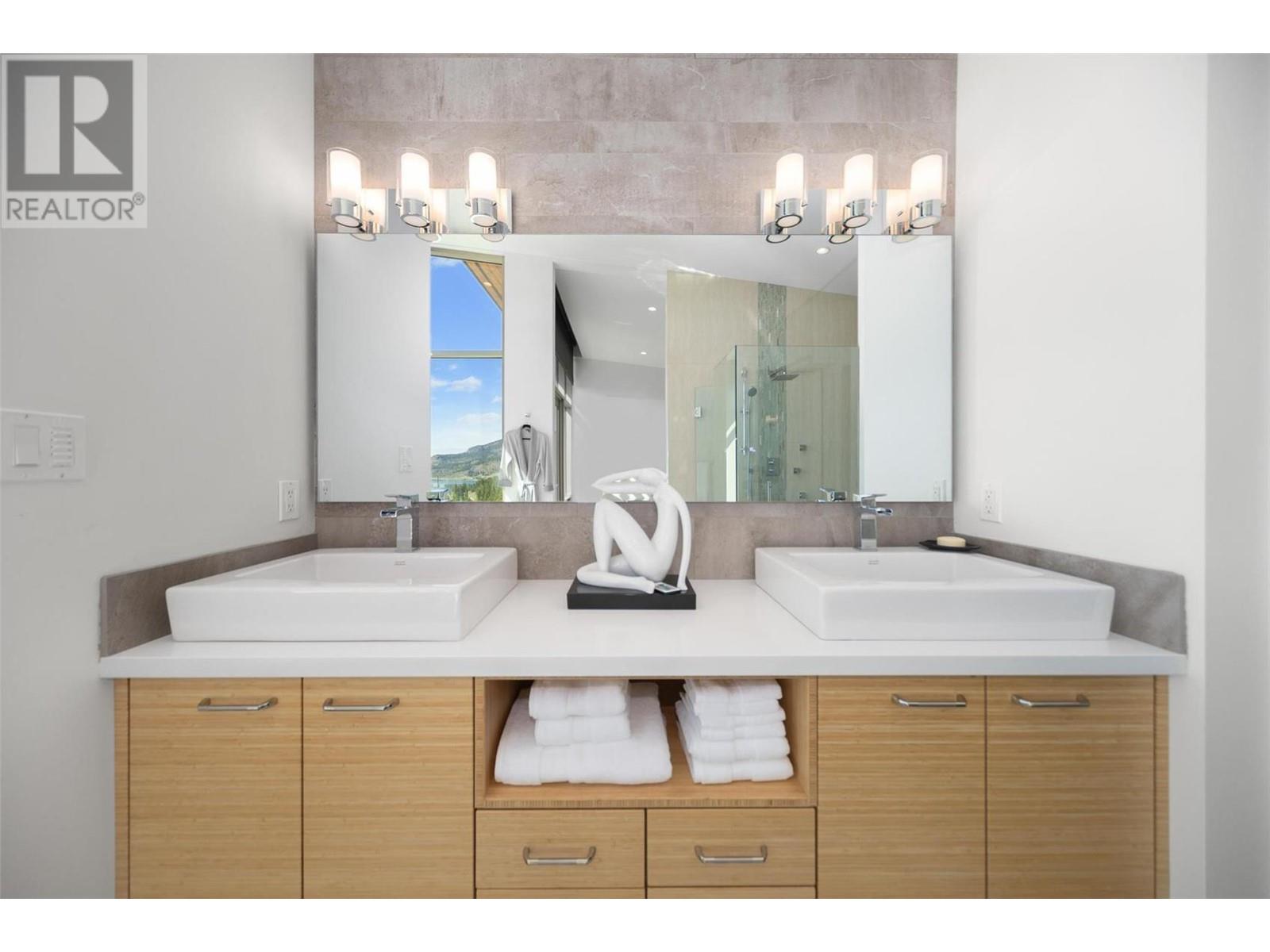  1737 Scott Crescent, West Kelowna