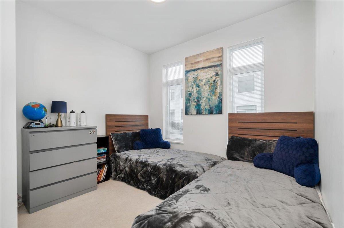 54 15235 SITKA DRIVE, Surrey