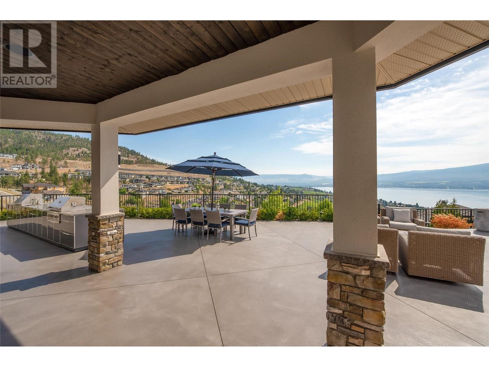  1520 Vineyard Drive, West Kelowna