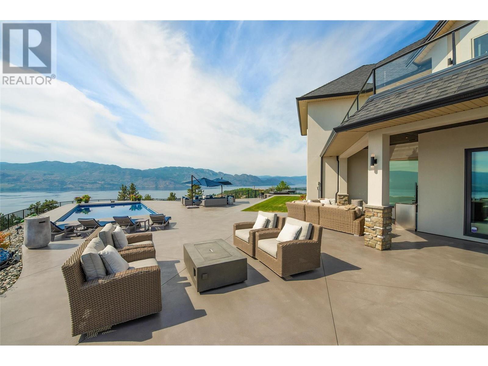  1520 Vineyard Drive, West Kelowna