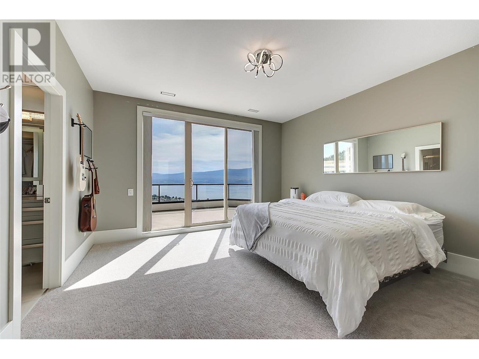  1520 Vineyard Drive, West Kelowna