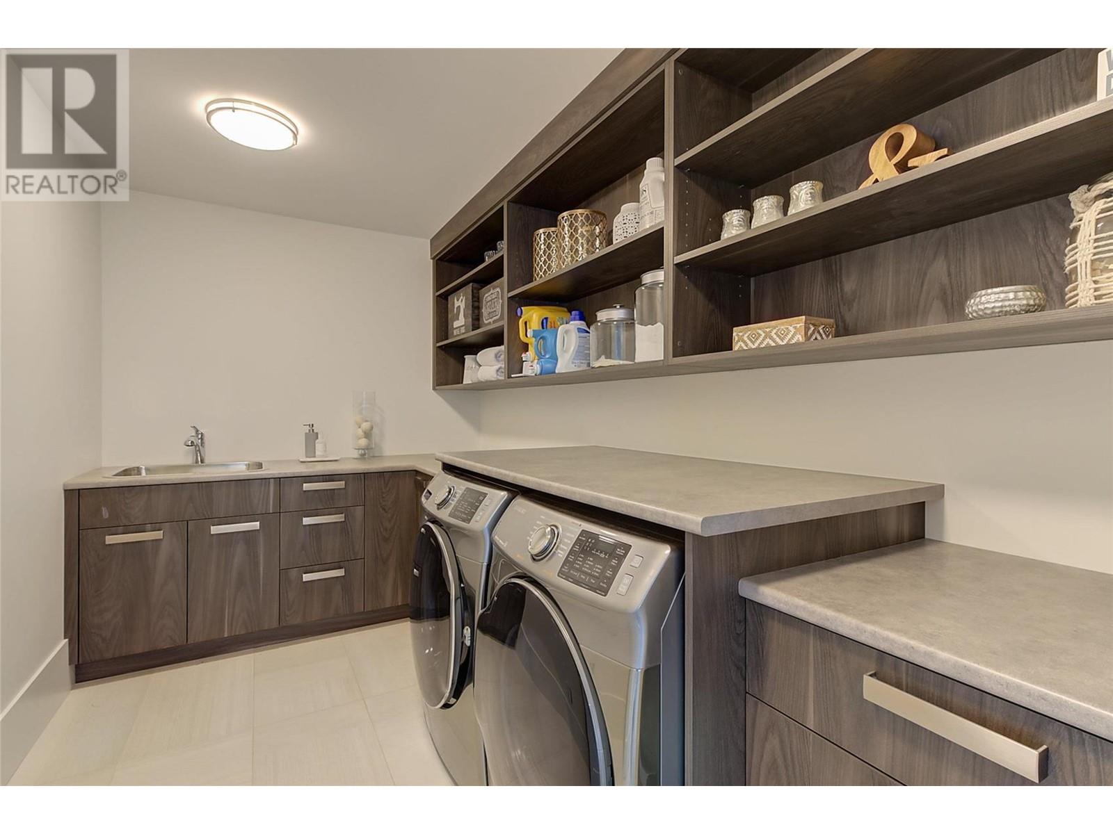  1520 Vineyard Drive, West Kelowna