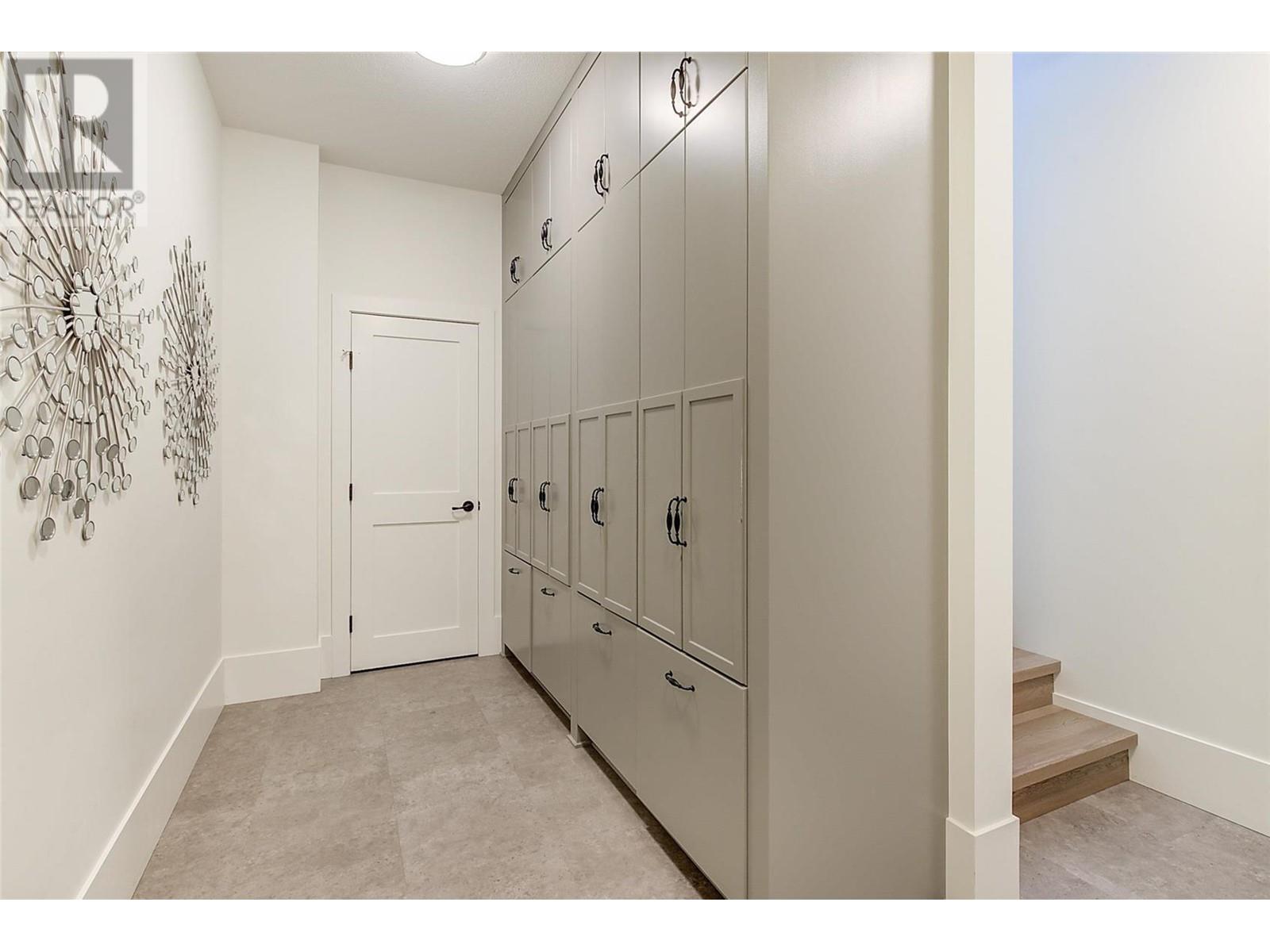  1520 Vineyard Drive, West Kelowna