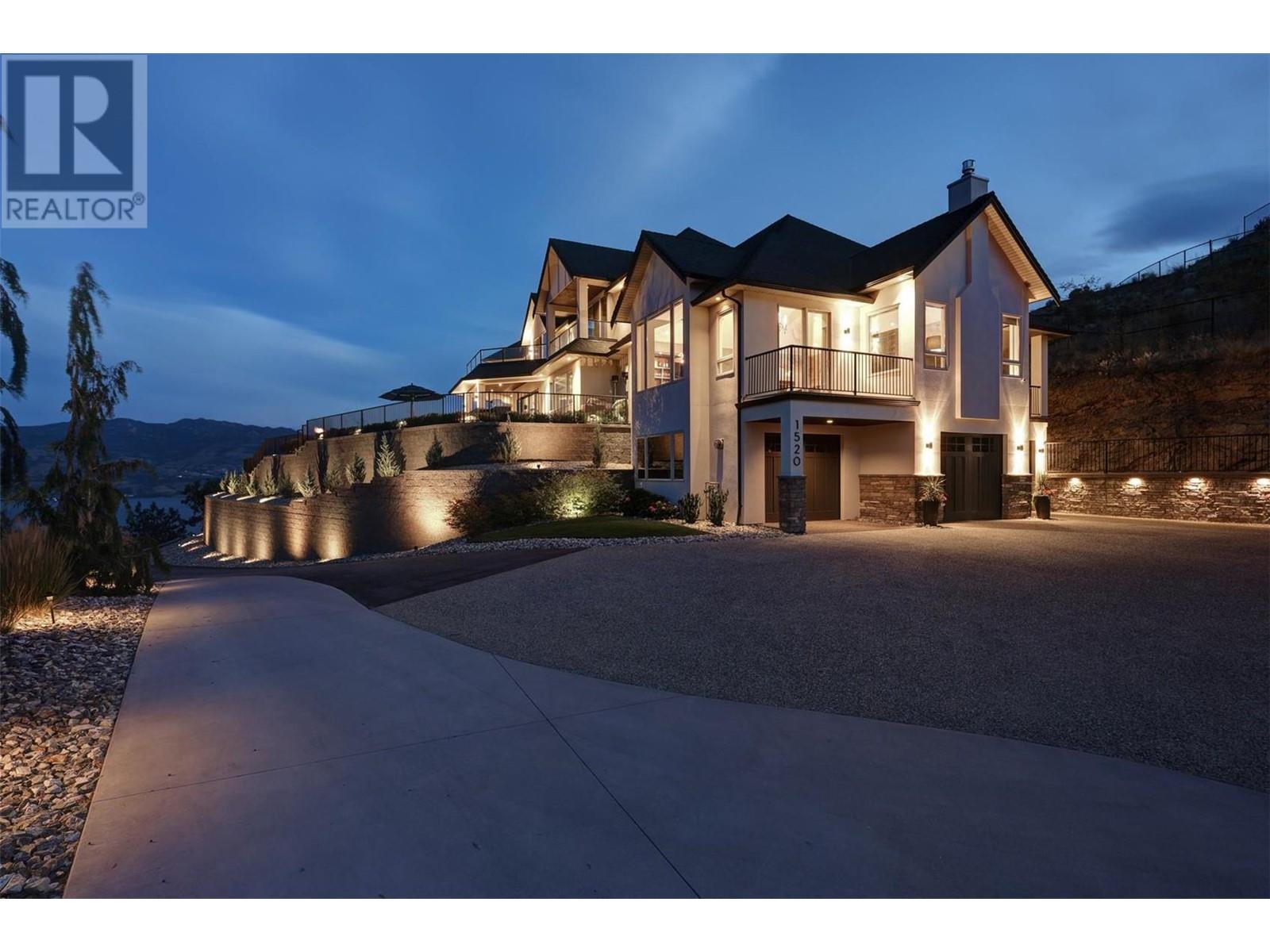  1520 Vineyard Drive, West Kelowna