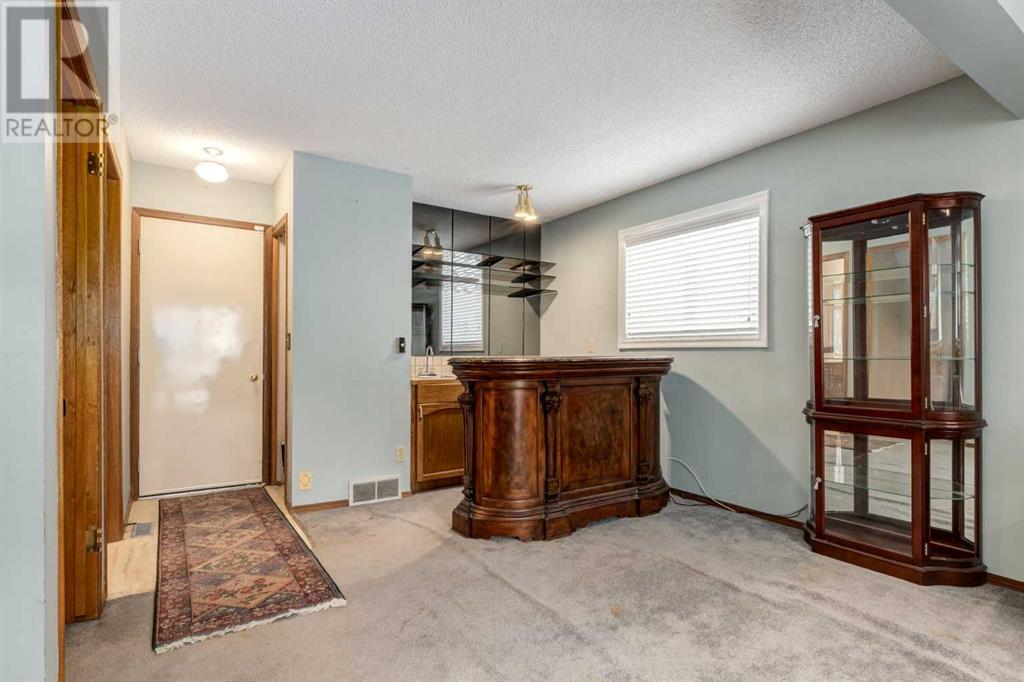 Single Family House 4 Level for Sale in  Riverglen Way SE Riverbend Calgary 