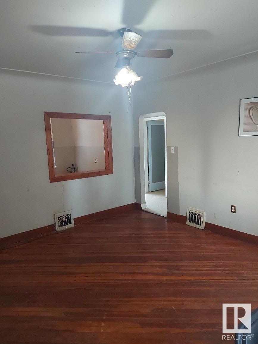 11206 85 ST NW - 9