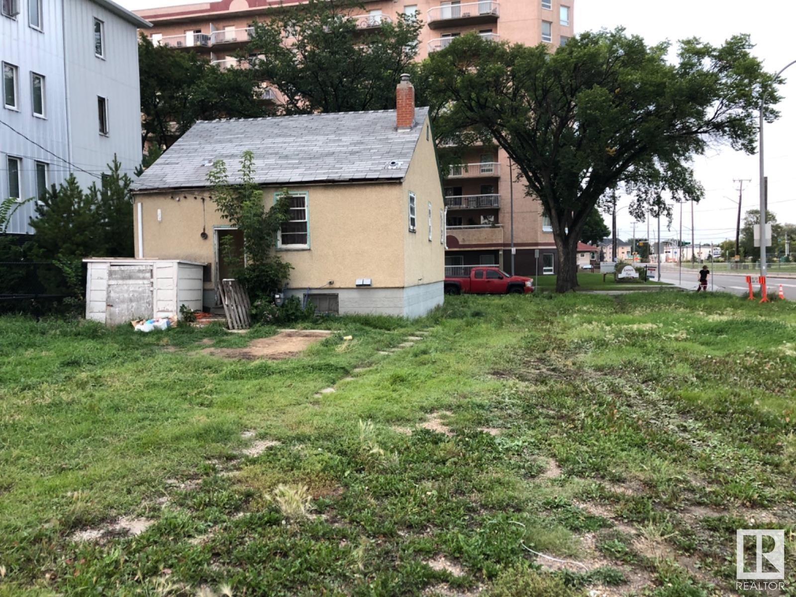 11206 85 ST NW - 12