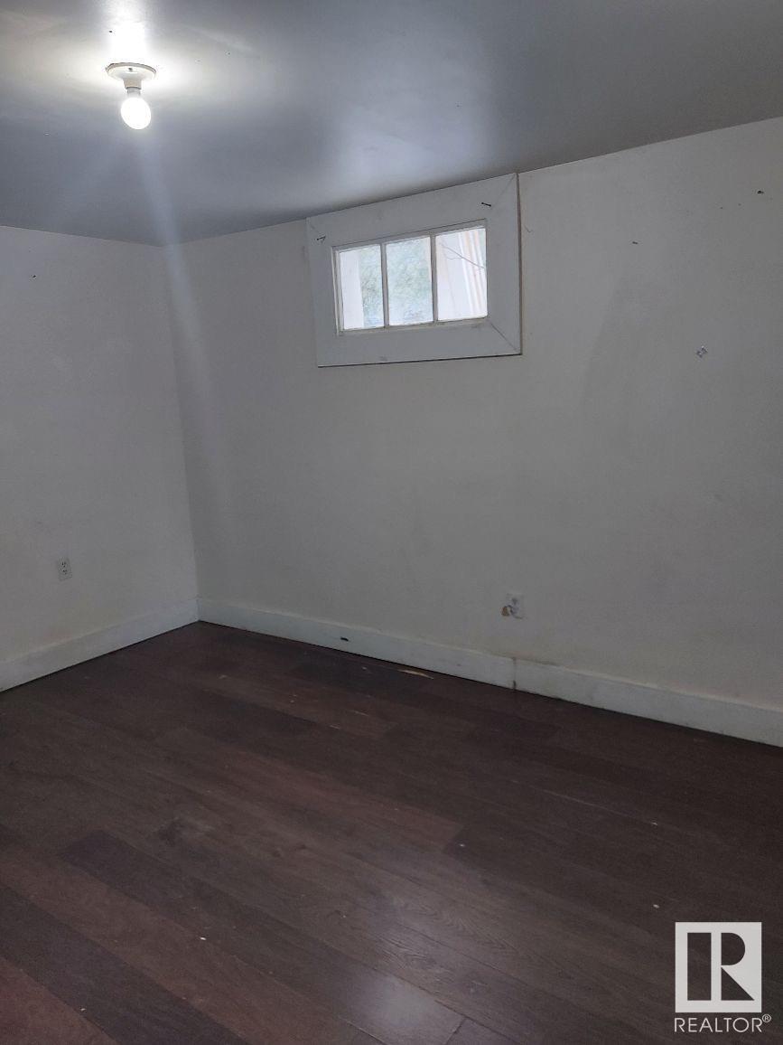 11206 85 ST NW - 4