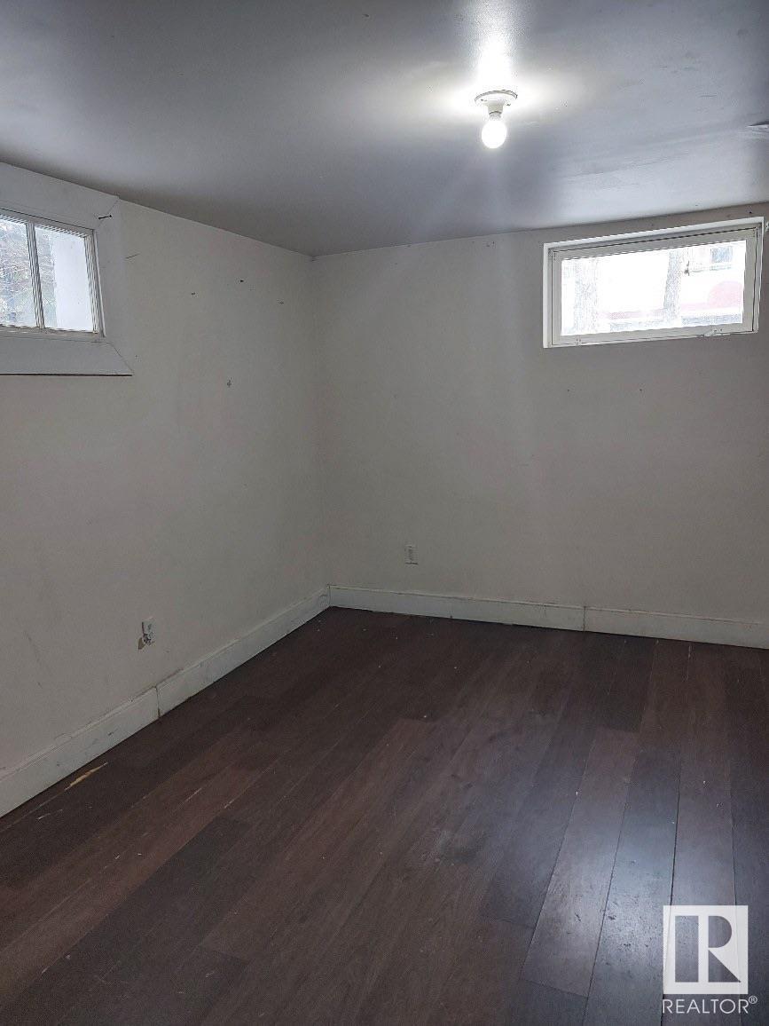 11206 85 ST NW - 5
