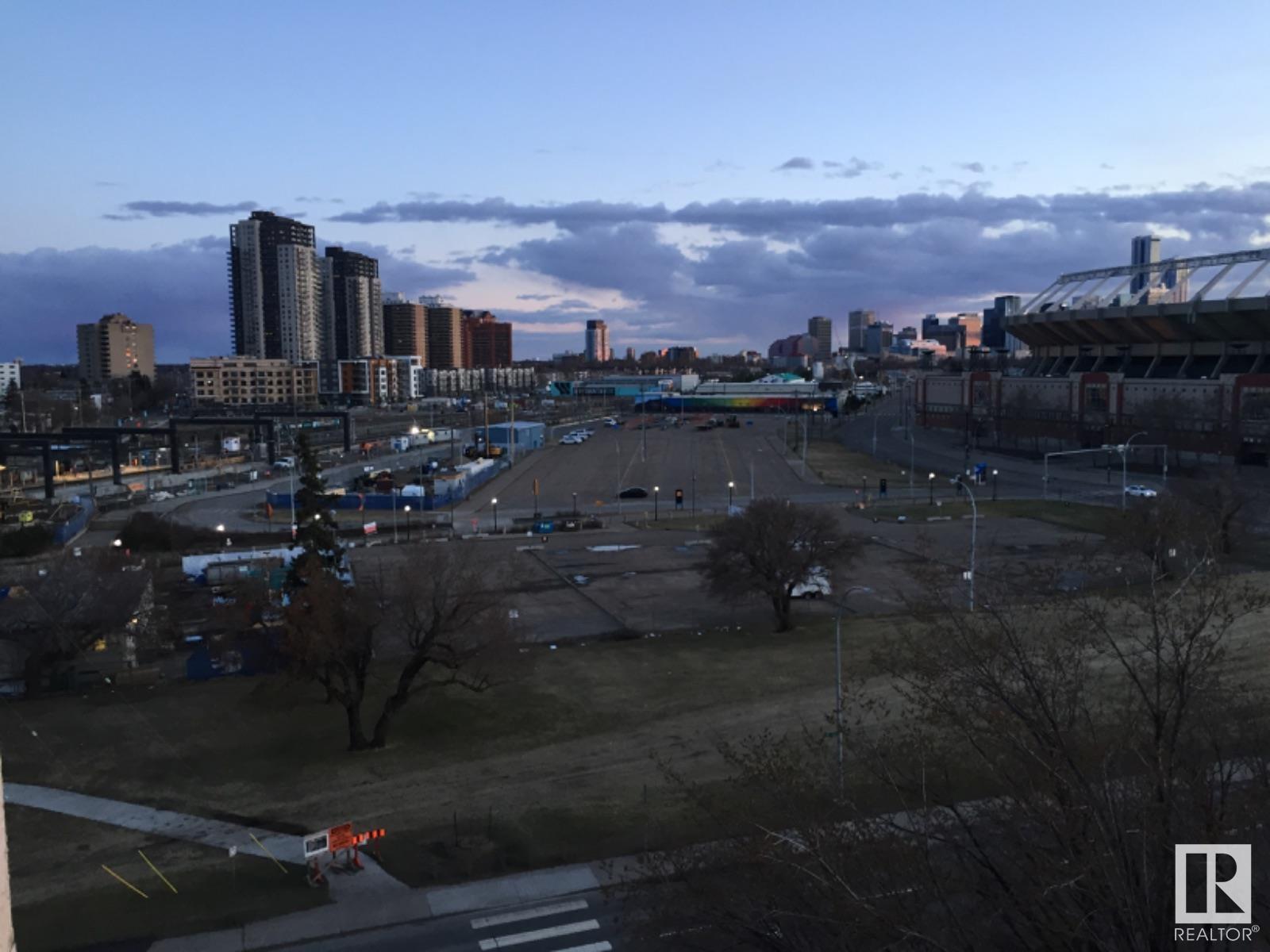 11206 85 ST NW - 16