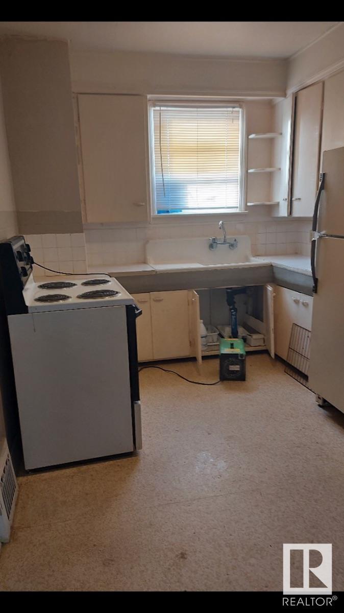 11206 85 ST NW - 14