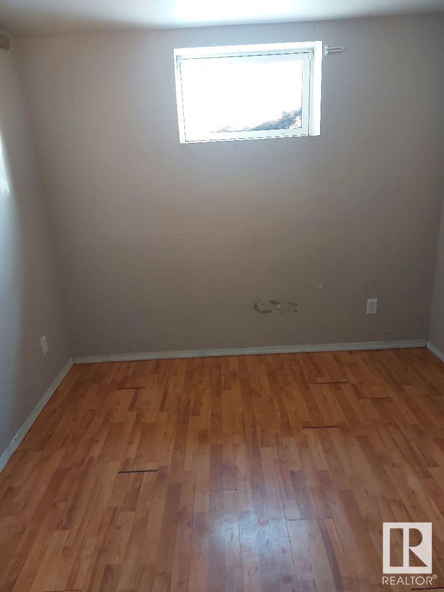 11206 85 ST NW - 8