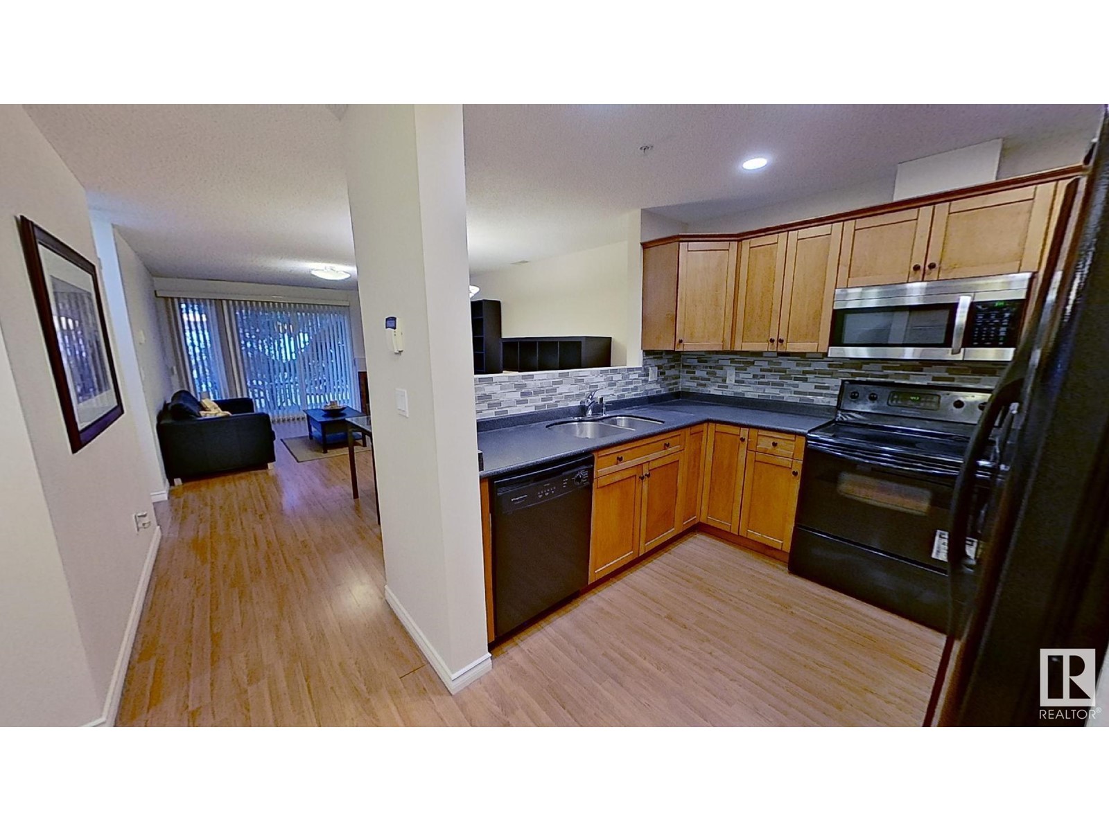 #119 12110 106 AV NW NW - 6