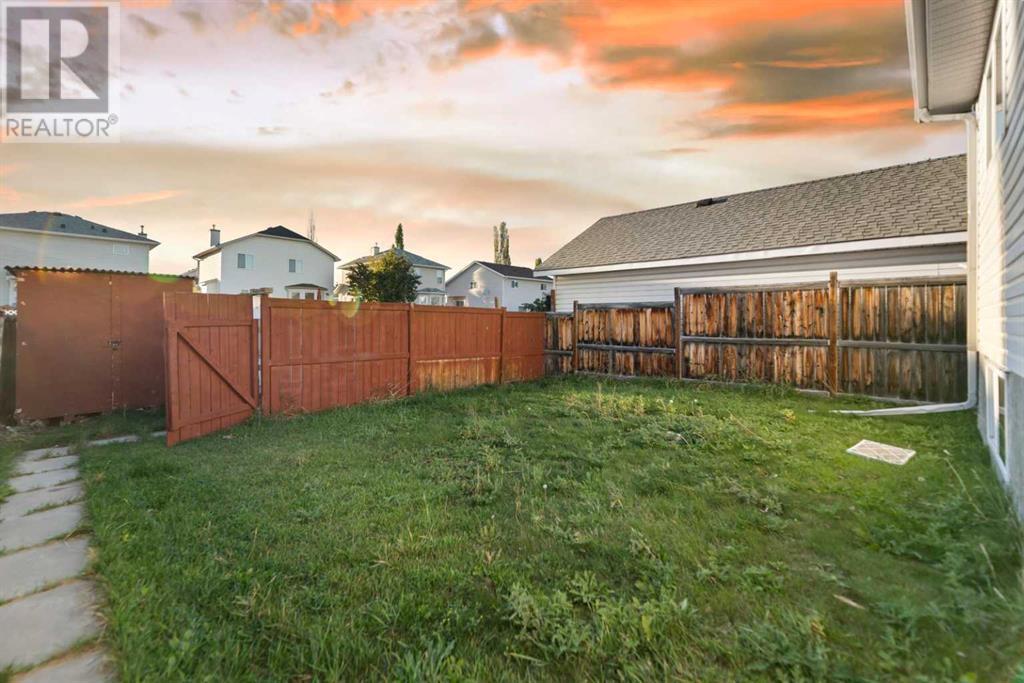 Single Family House 4 Level for Sale in  Laguna Way NE Monterey Park Calgary 