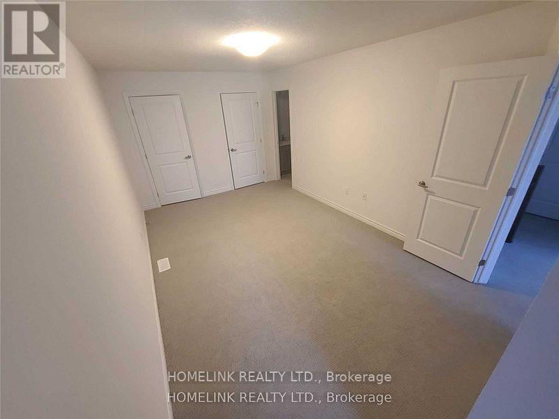 Photo 3 of 121 61 Soho Street, Hamilton ON