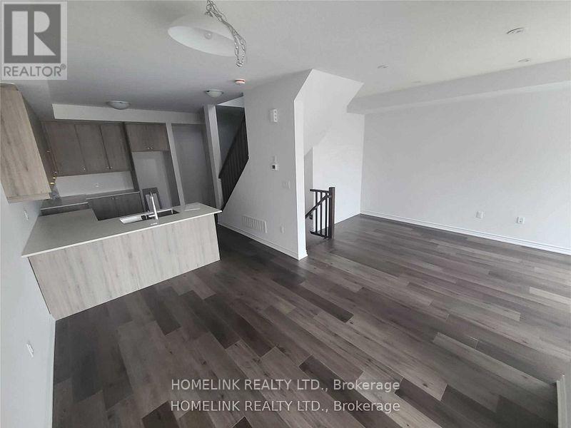 Photo 6 of 121 61 Soho Street, Hamilton ON