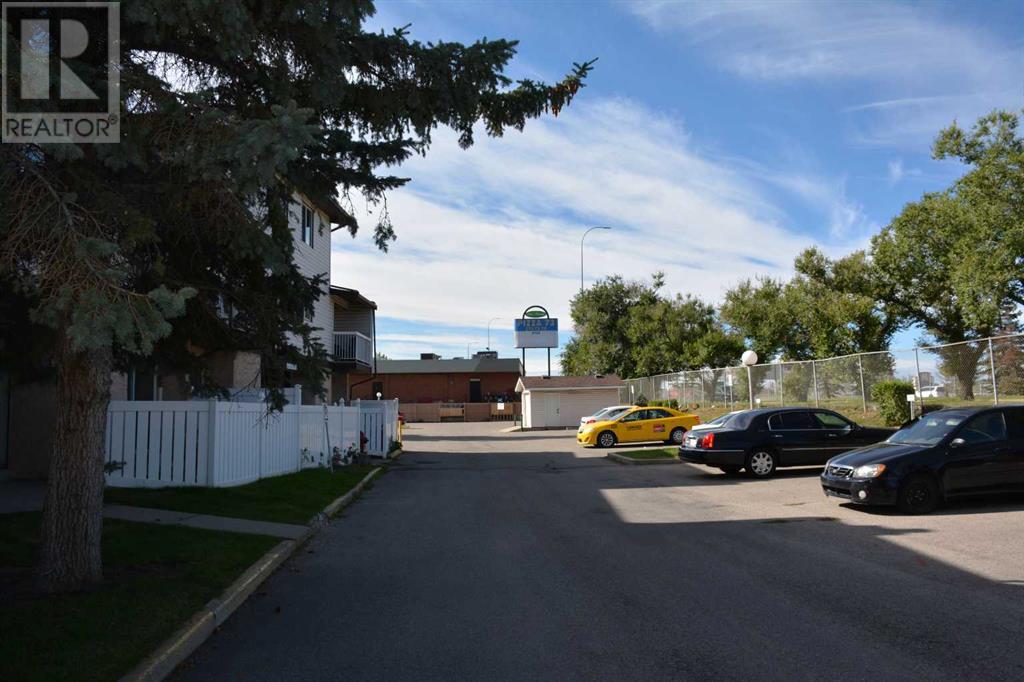 Single Family House for Sale in   Fonda Way SE Forest Heights Calgary 