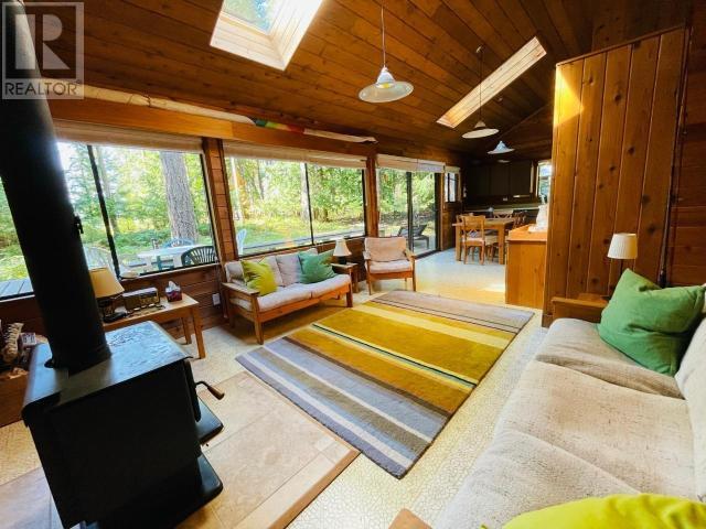 963 SPILSBURY DRIVE, Savary Island