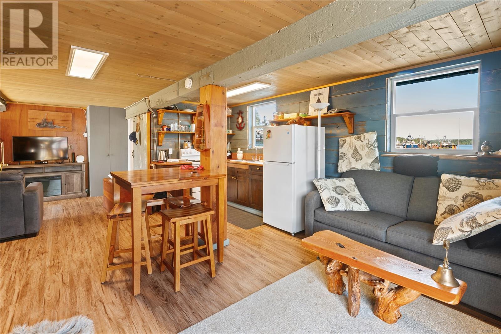 2015 Bay St, Ucluelet