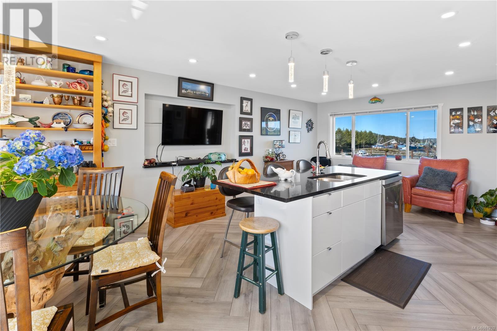 2015 Bay St, Ucluelet