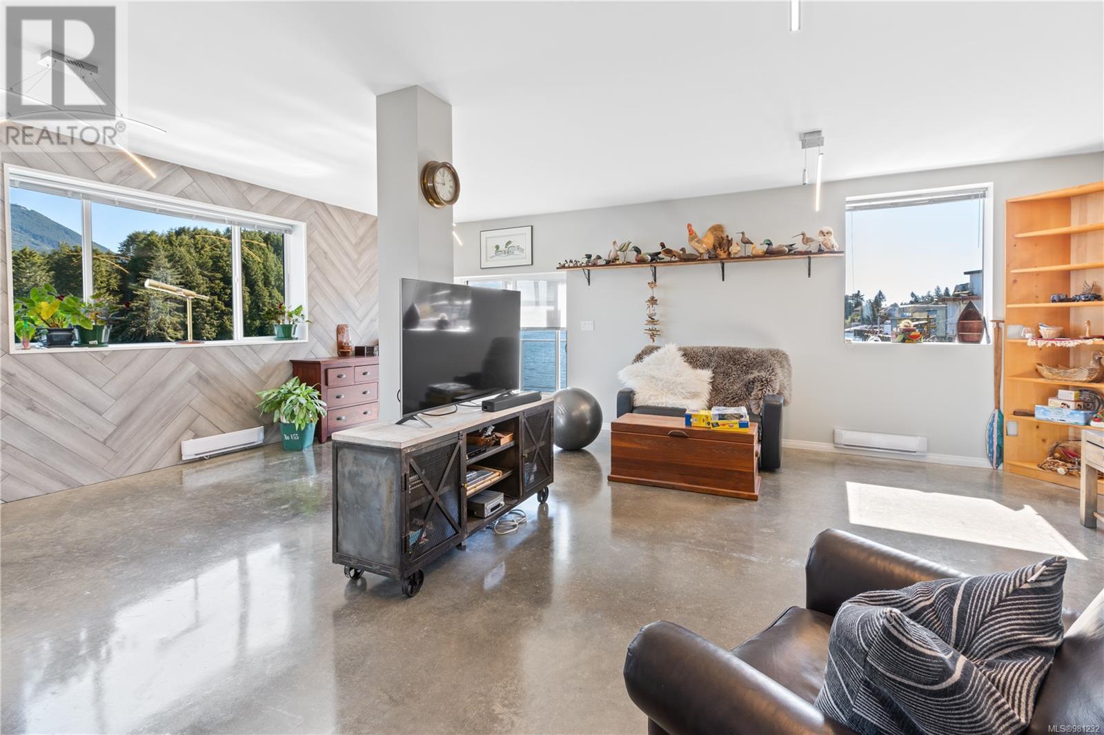 2015 Bay St, Ucluelet