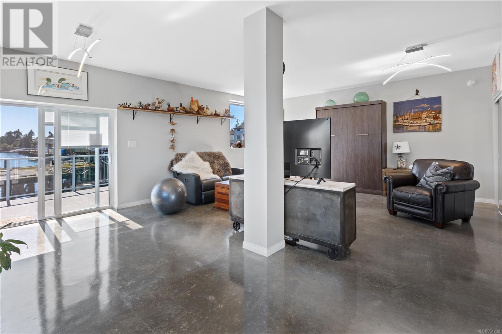 2015 Bay St, Ucluelet