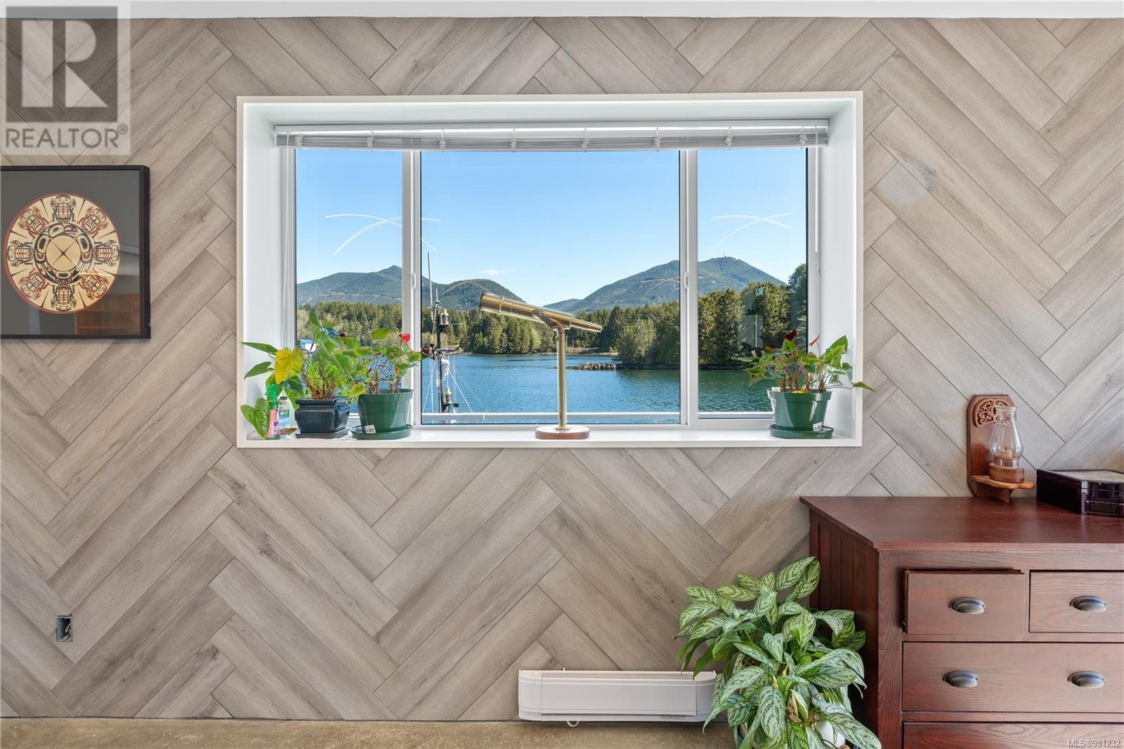 2015 Bay St, Ucluelet