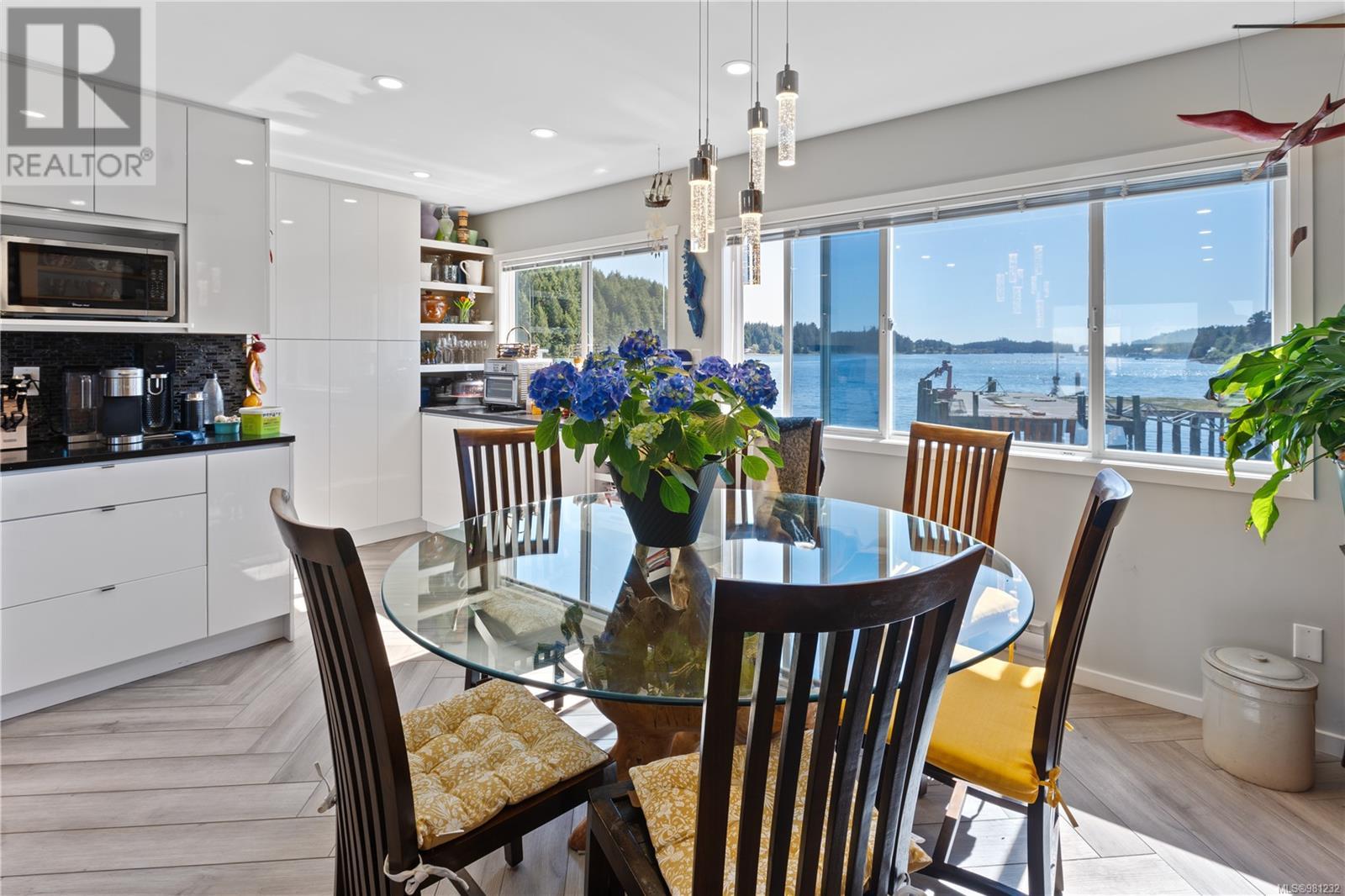 2015 Bay St, Ucluelet