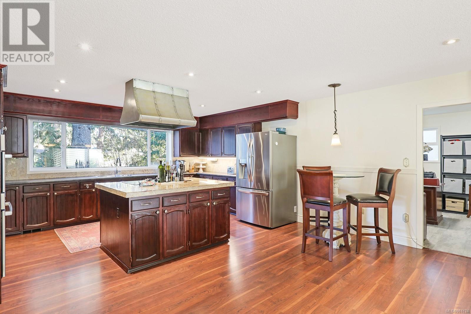 1522 Admiral Tryon Blvd, Parksville real estate listing 981124