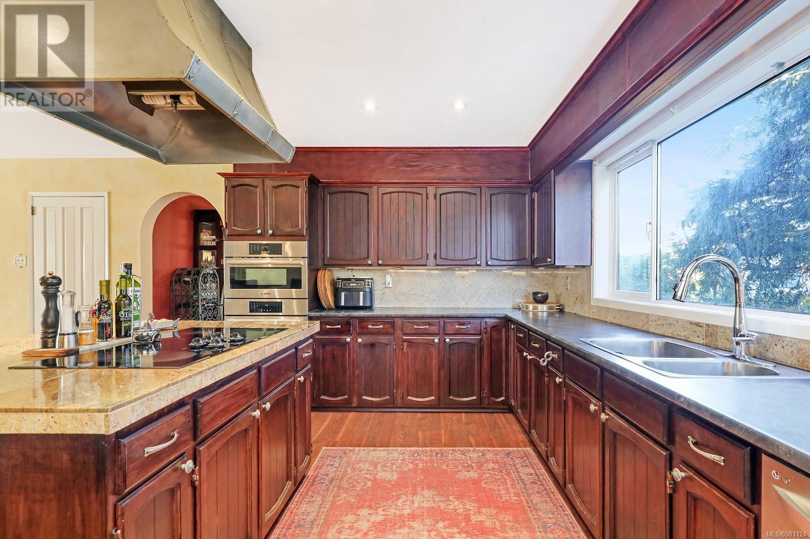 1522 Admiral Tryon Blvd, Parksville real estate listing 981124