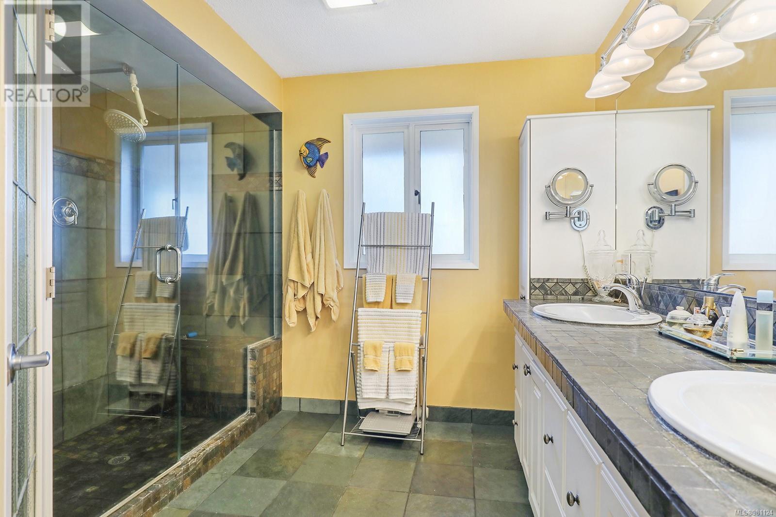 1522 Admiral Tryon Blvd, Parksville real estate listing 981124