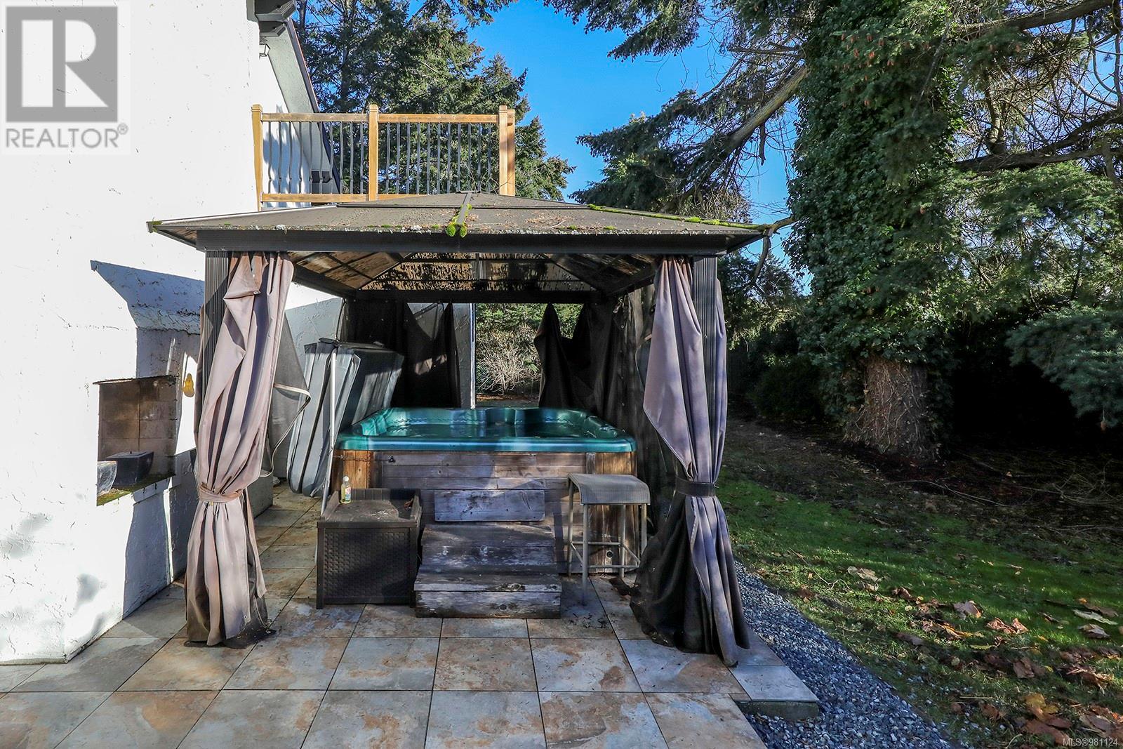 1522 Admiral Tryon Blvd, Parksville real estate listing 981124