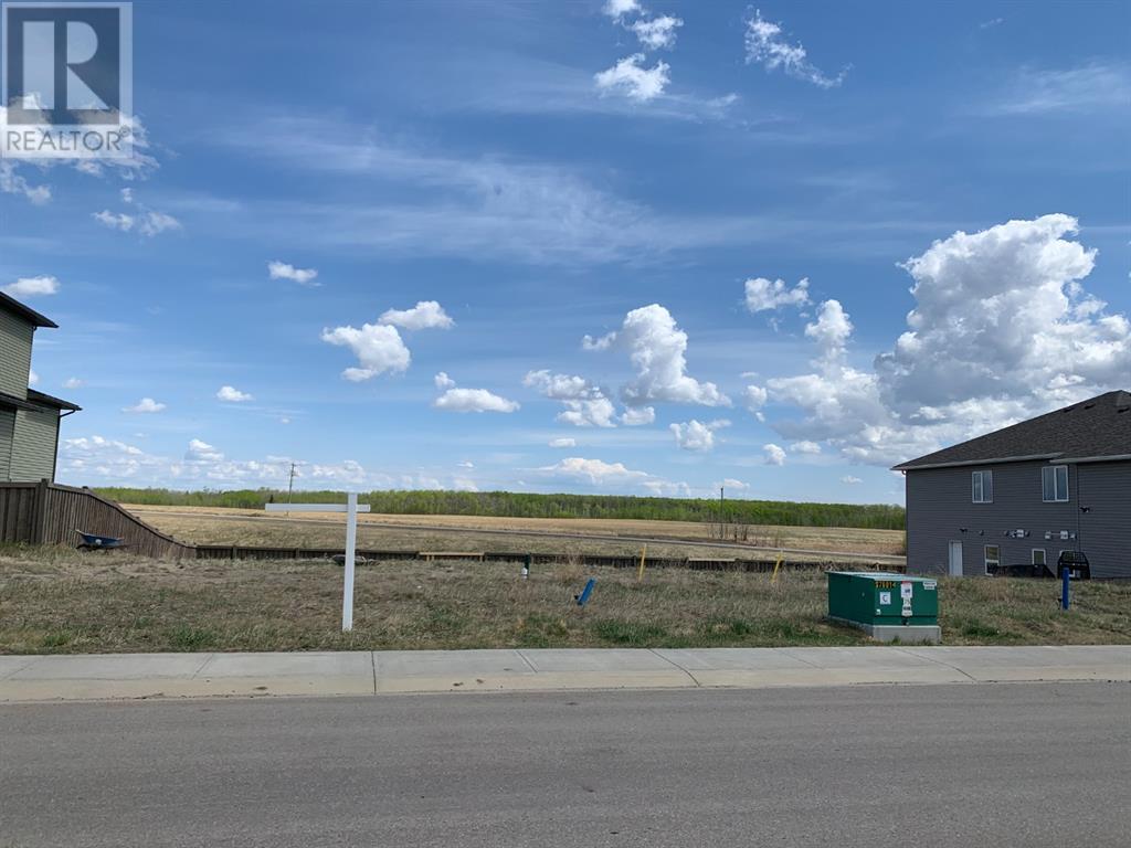 Photo 2 of 7057 85 Street, Grande Prairie AB