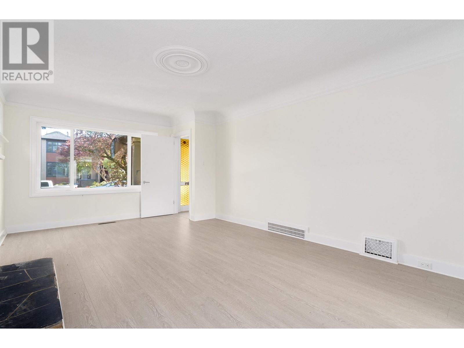 Photo 5 of 3727 W 20th Avenue, Vancouver BC