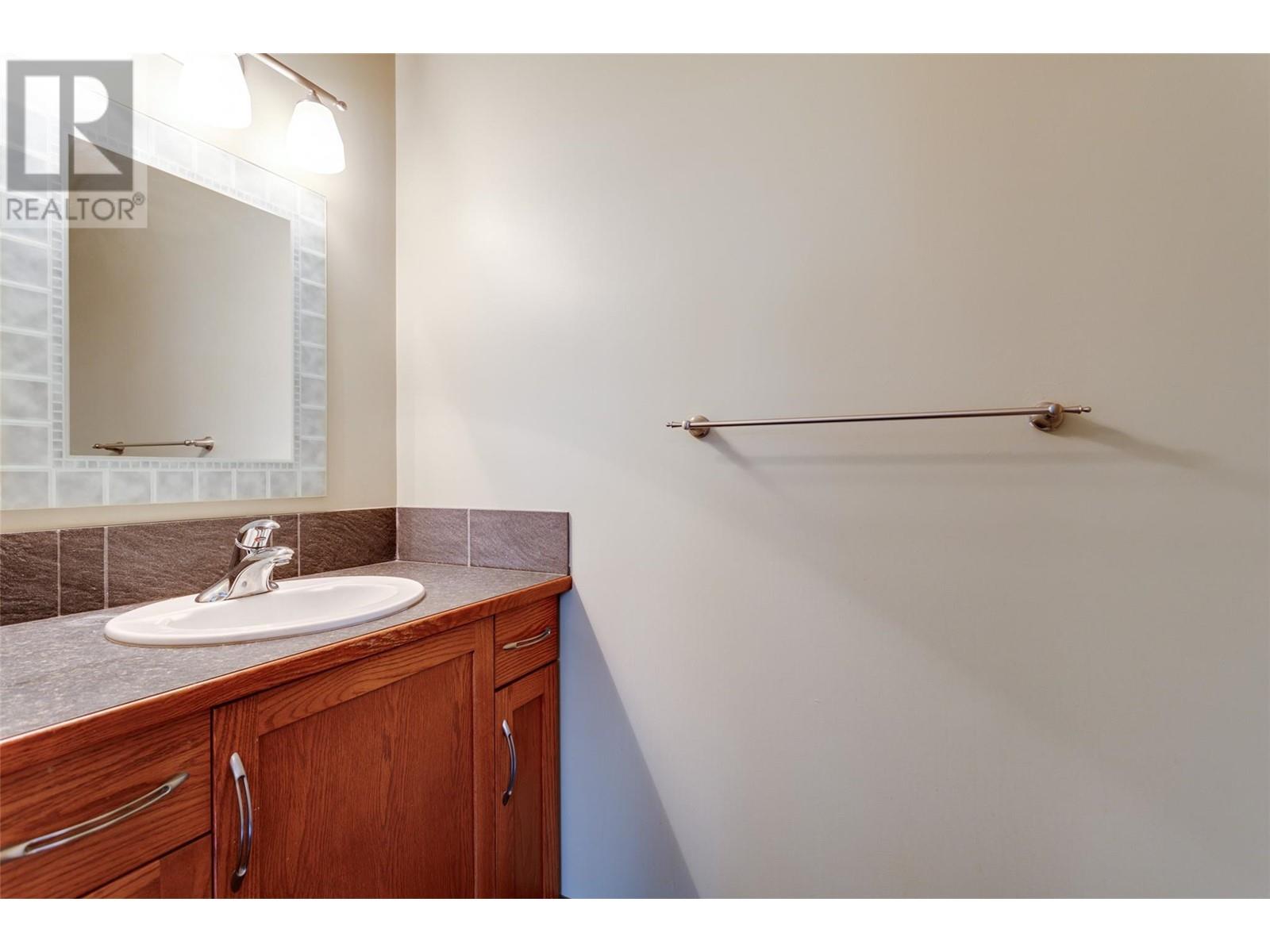860 Glenwood Avenue, Kelowna