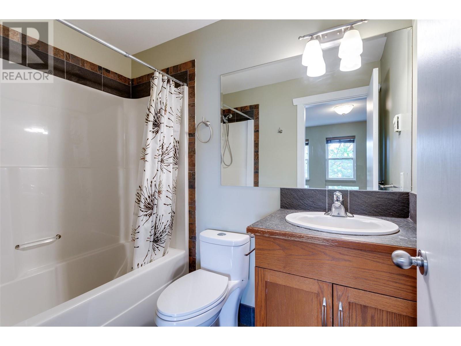 860 Glenwood Avenue, Kelowna