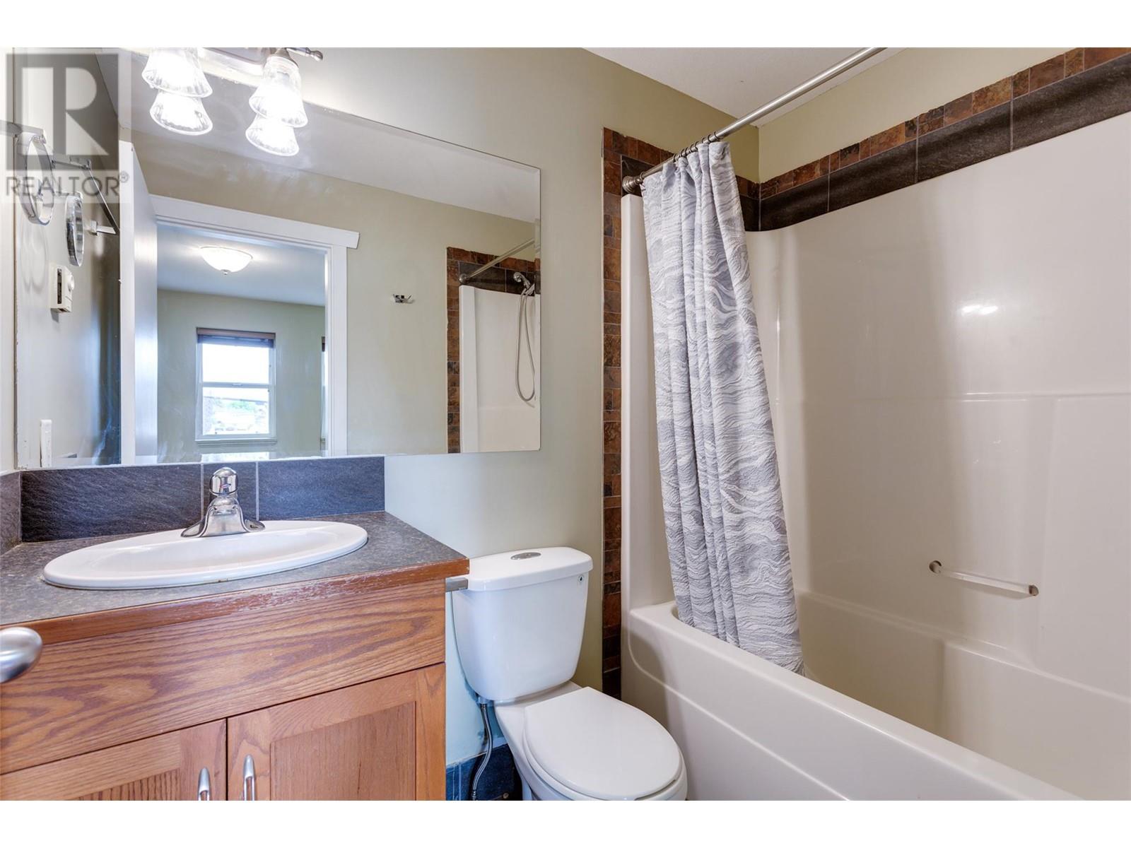 860 Glenwood Avenue, Kelowna