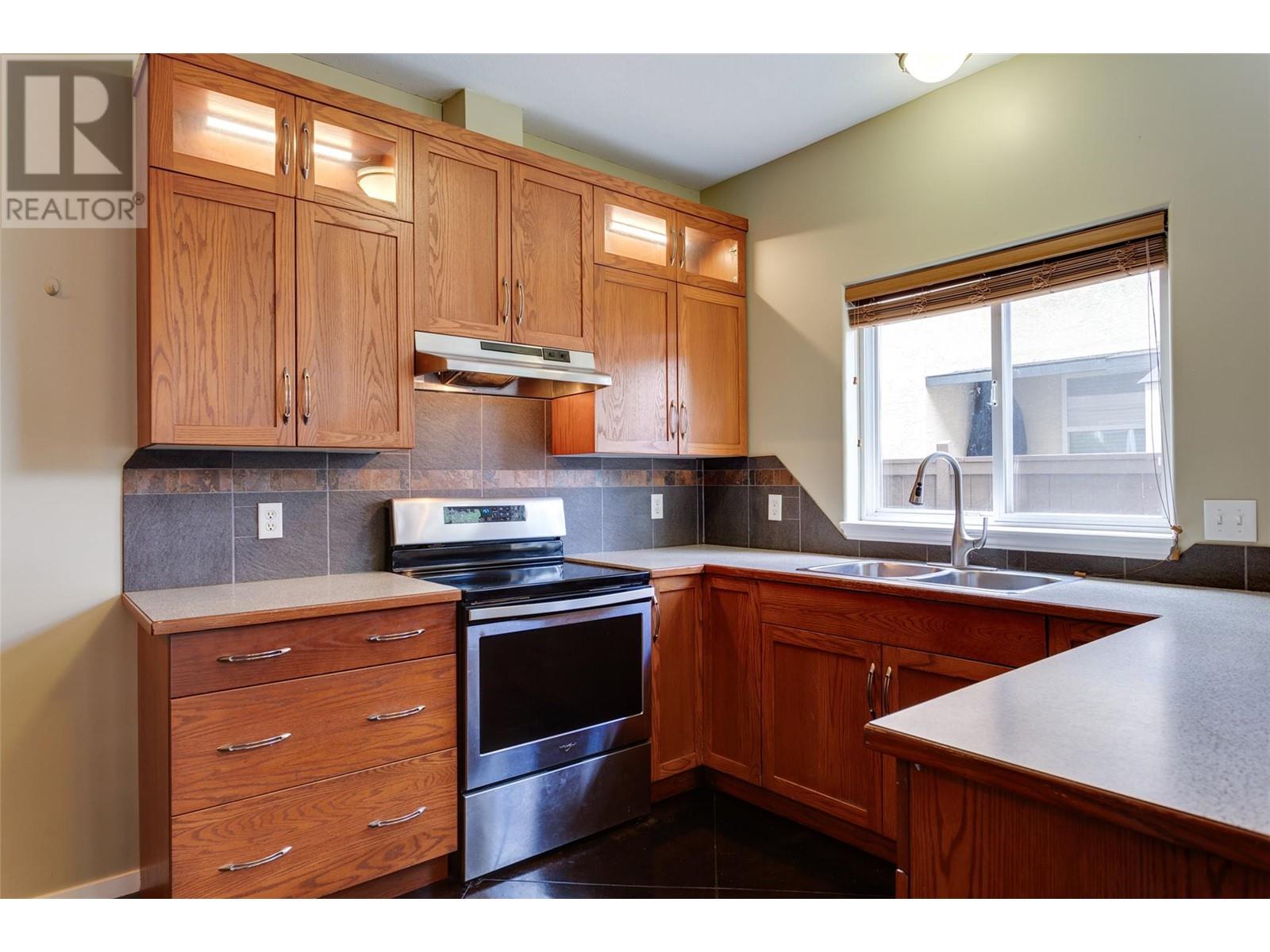 860 Glenwood Avenue, Kelowna